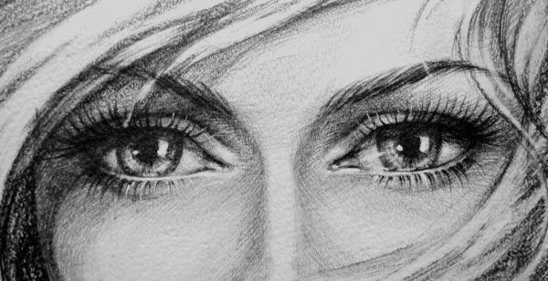 Глаза женские карандашь