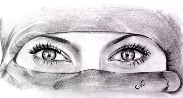 Восточный глаз карандашом