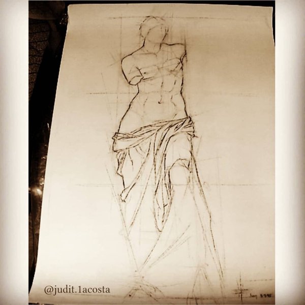 Венера Милосская карандашом