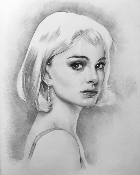 Рисунок женщины карандашом