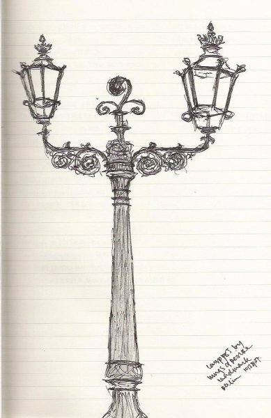 Архитектурный скетч с фонарем