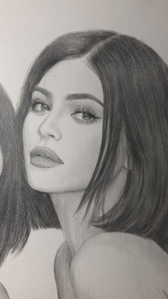 Кайли Дженнер портрет