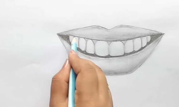 Улыбка карандашом