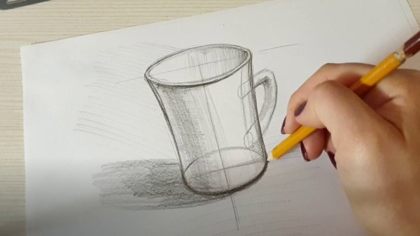 Объемный стакан карандашом