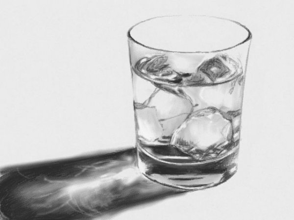 Стеклянный стакан с водой карандашом