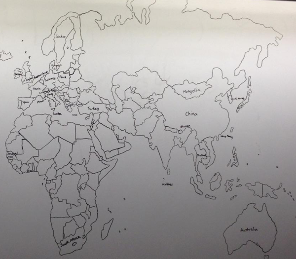 Портрет девушки с челкой карандашом
