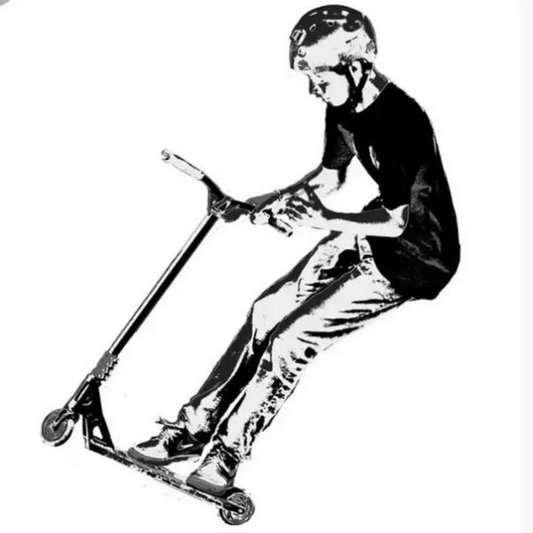 Человек на трюковом самокате