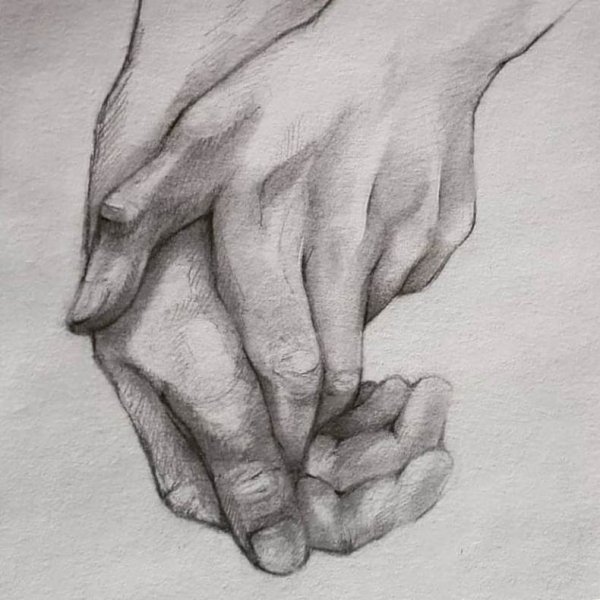 Две руки карандашом