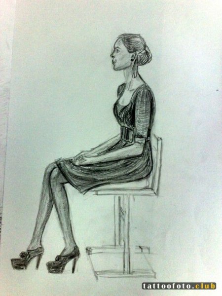 Сидящая фигура