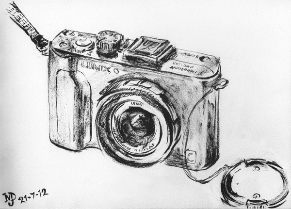 Скетч фотоаппарат карандашом