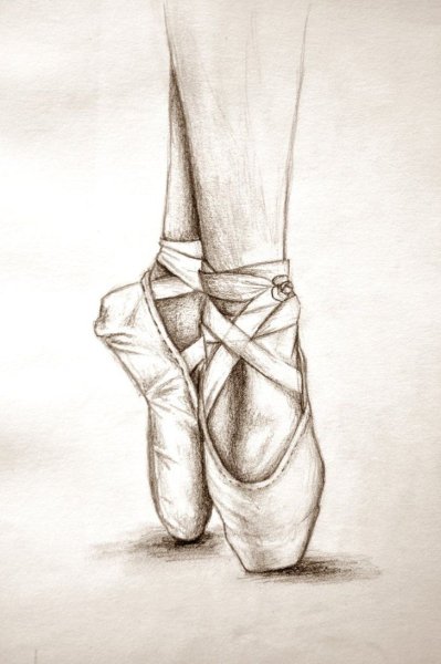 Зарисовки обуви карандашом