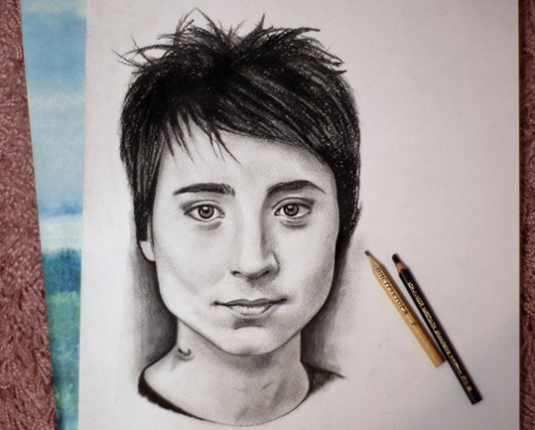 Земфира портрет карандашом