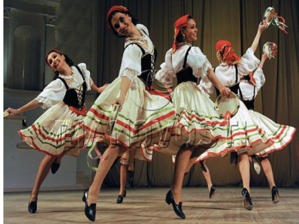 Национальный танец Италии Тарантелла