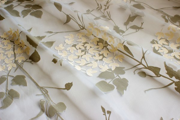 Органза в цветочек