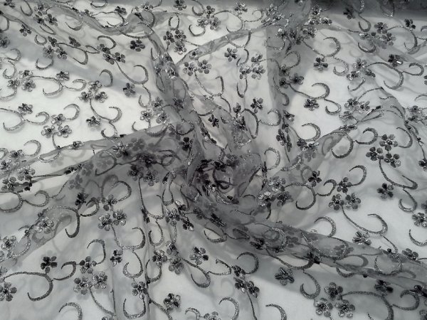 Черная органза с вышивкой