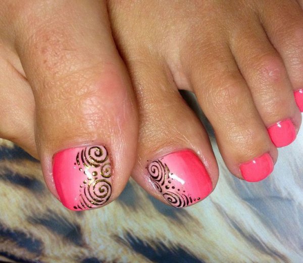 Педикюр с узором