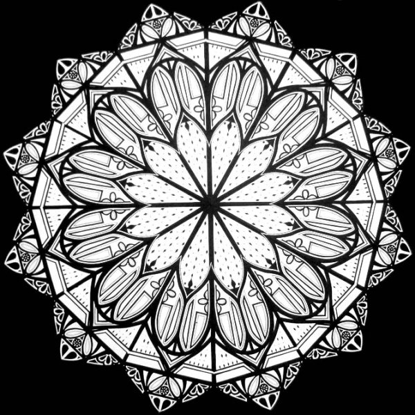 Окно роза в готическом стиле