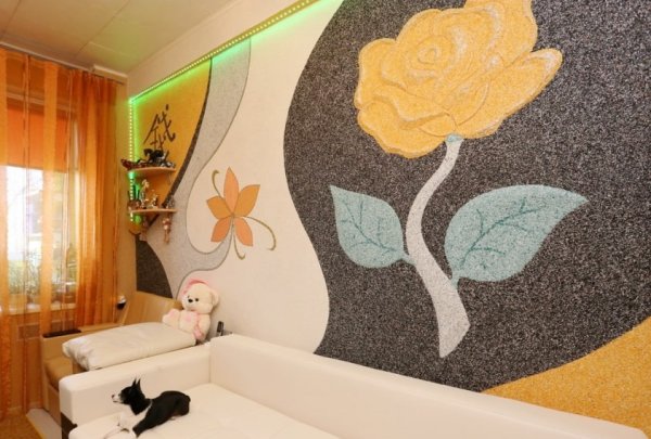 Декор стен жидкими обоями