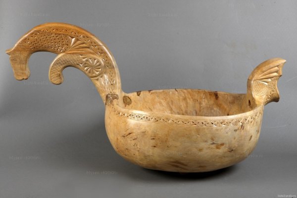 Резная деревянная посуда