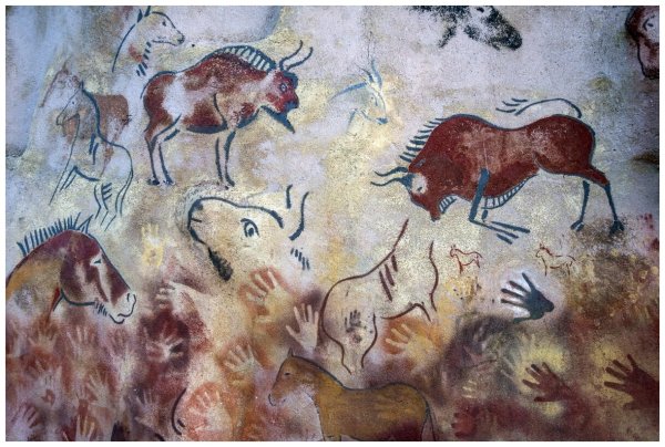 Наскальные рисунки первобытных людей в пещерах