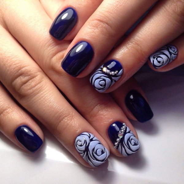 Маникюр с узорами на коротких ногтях