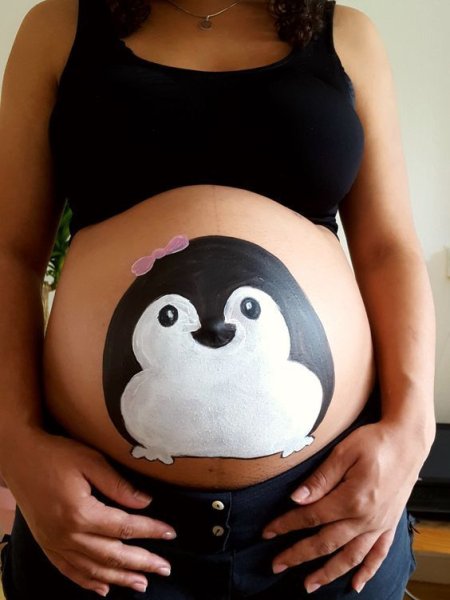 Разрисованные животики беременных