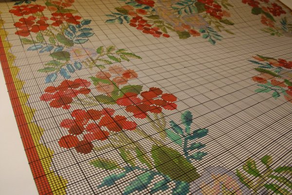 Ткут тюменские ковры