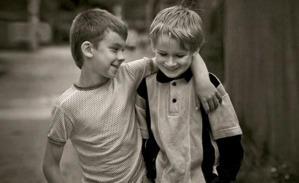 Два друга детство