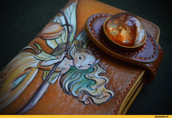 Фото поделок из кожи расписанных гелевыми ручками