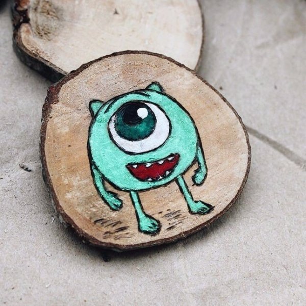 Рисунки на деревянных спилах