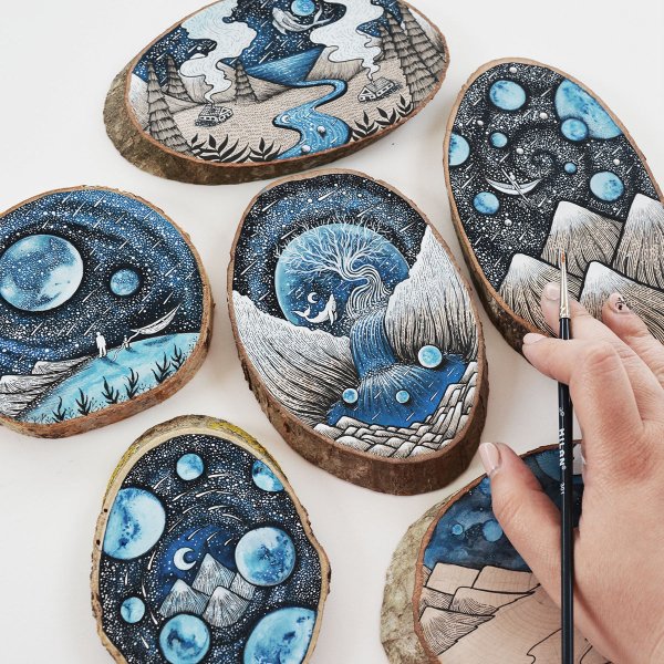 Роспись на срезе дерева