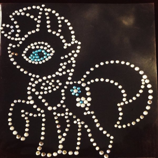 Аппликация стразами