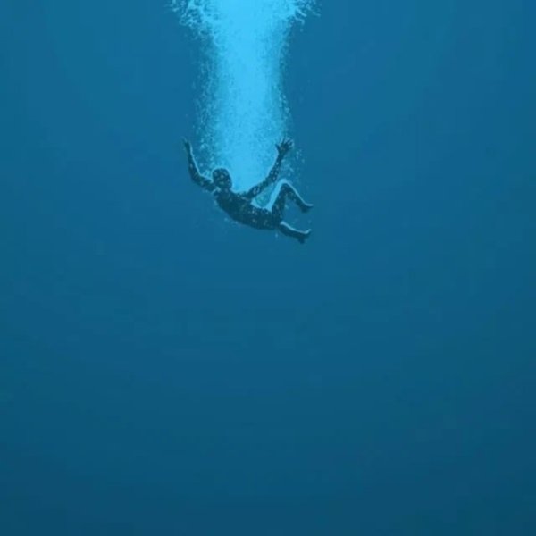 Тонущий человек