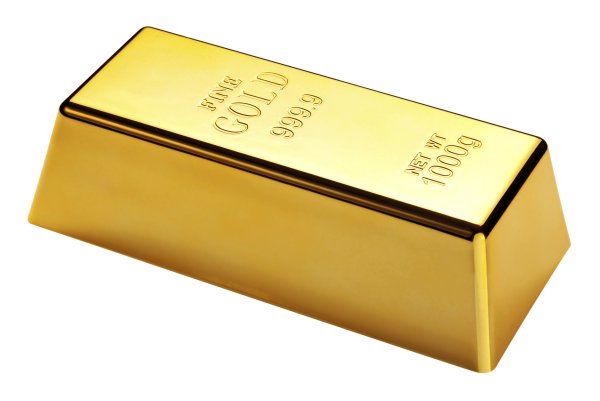 Слитки золота на белом фоне