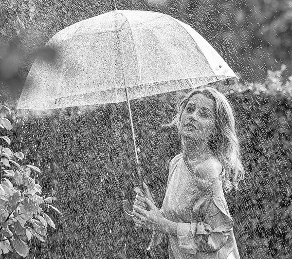 Дождик моросит