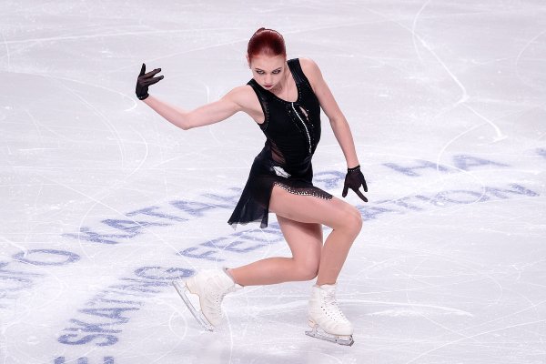 Раскраска фигуристка Саша Трусова