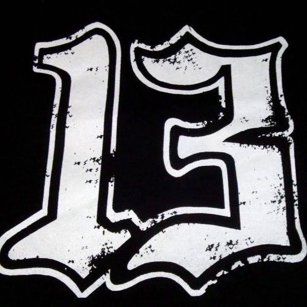 Наклейка число 13