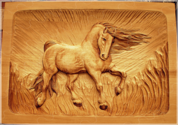 Лошадь плоскорельефная резьба