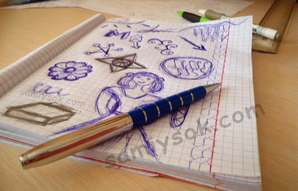 Машинальное рисование на бумаге