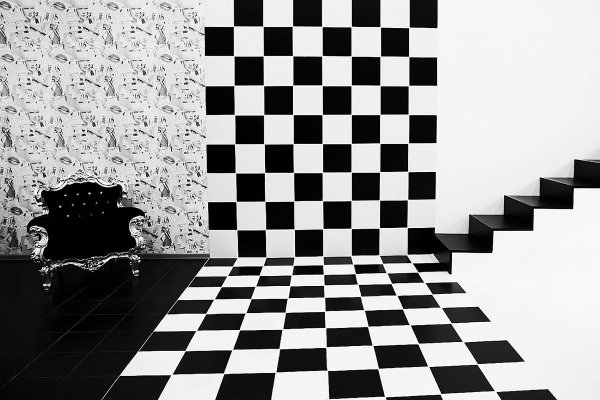 Черно белая клетка