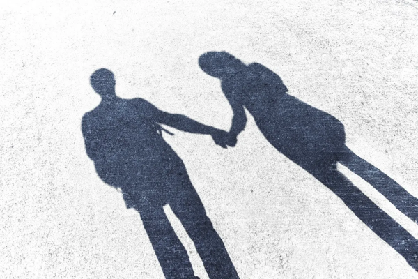 В тени человека