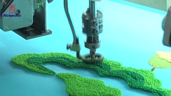 Тафтинговая машина