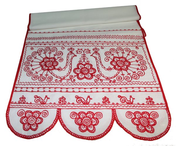 Полотенца вышитые тамбурным швом