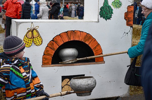 Чугунок в печи