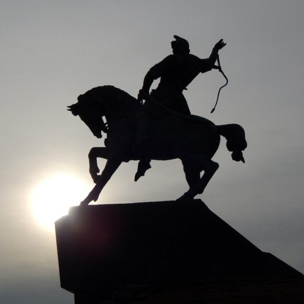 Памятник Салавату Юлаеву нарисова