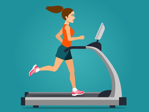 Девушка на беговой дорожке