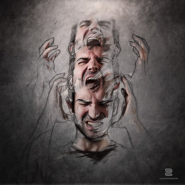 Девушка с челкой арт