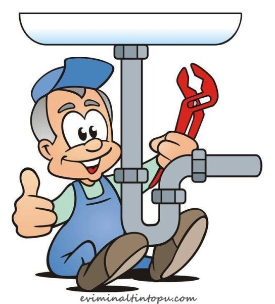 Водопроводчик чинит водопровод