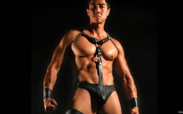 Van Darkholme в полный рост