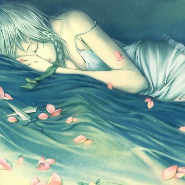 Аниме девушка лежит